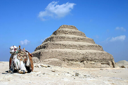 Saqqara_pyramid_ver_2.jpg