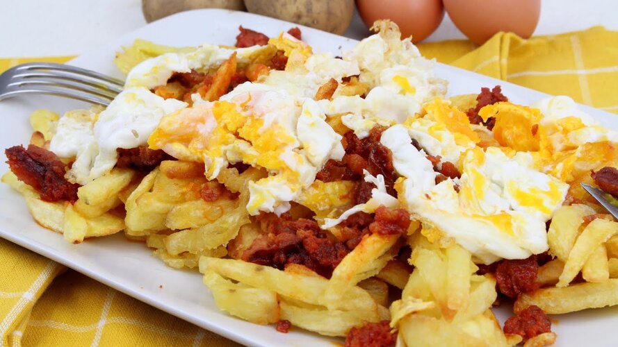 huevos rotos chorizo.jpg