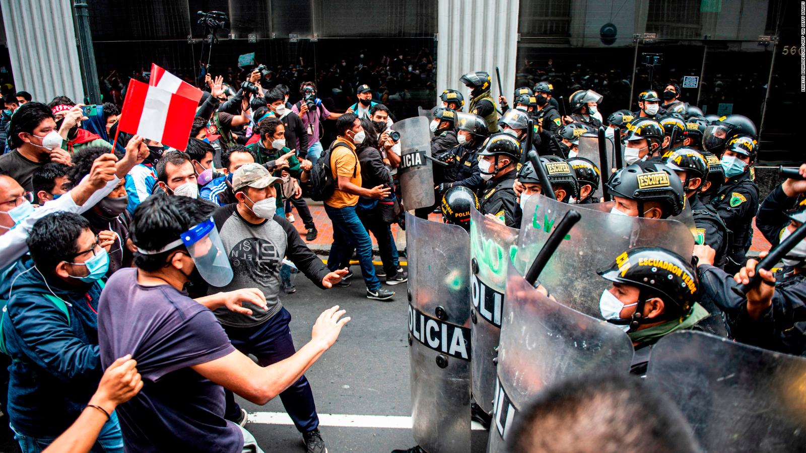 Protestas e incidentes en Perú por la destitución de Martín Vizcarra | Video | CNN